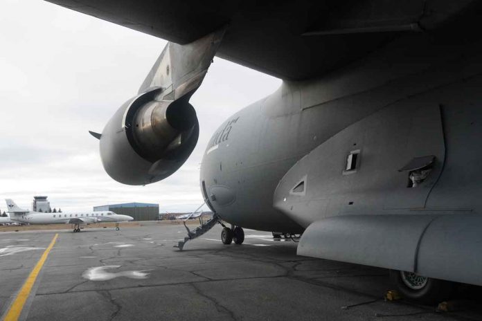 Massive RCAF Globemaster at Thunder Bay Airport