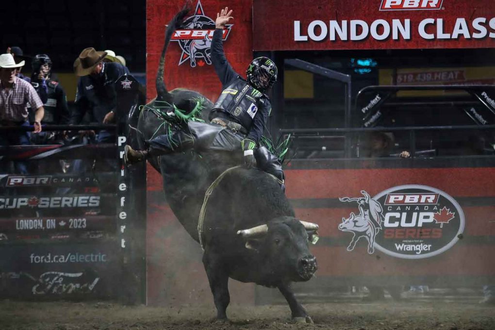 2022 Pbr World Champion Daylon Swearingen Delivers Monstrous 90-point 