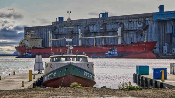 Image Michael Hull: Federal Welland at Current River Thunder Bay on Lake Superior